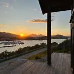 Oceanfront In Lofoten With Panoramic View 펜션 *