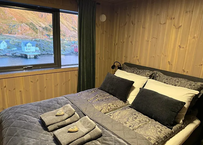 Oceanfront Cabin In Lofoten With Panoramic View Ballstad