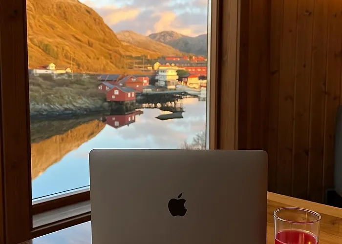 Oceanfront Cabin In Lofoten With Panoramic View