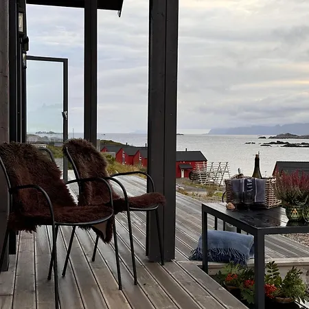Northern Lights Oceanfront Lofoten Ballstad