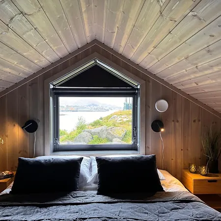 Oceanfront In Lofoten With Panoramic View Ballstad