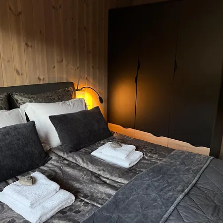 Northern Lights Oceanfront Lofoten * Ballstad