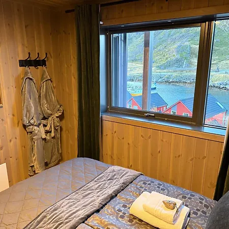 Northern Lights Oceanfront Lofoten *